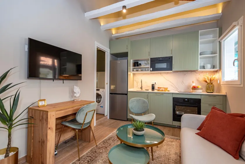 *Newly Renovated* Lavapies Loft - Image 1