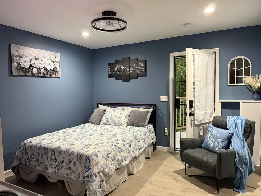 The Refresh Room—Your Oasis Away from Home! - Image 1