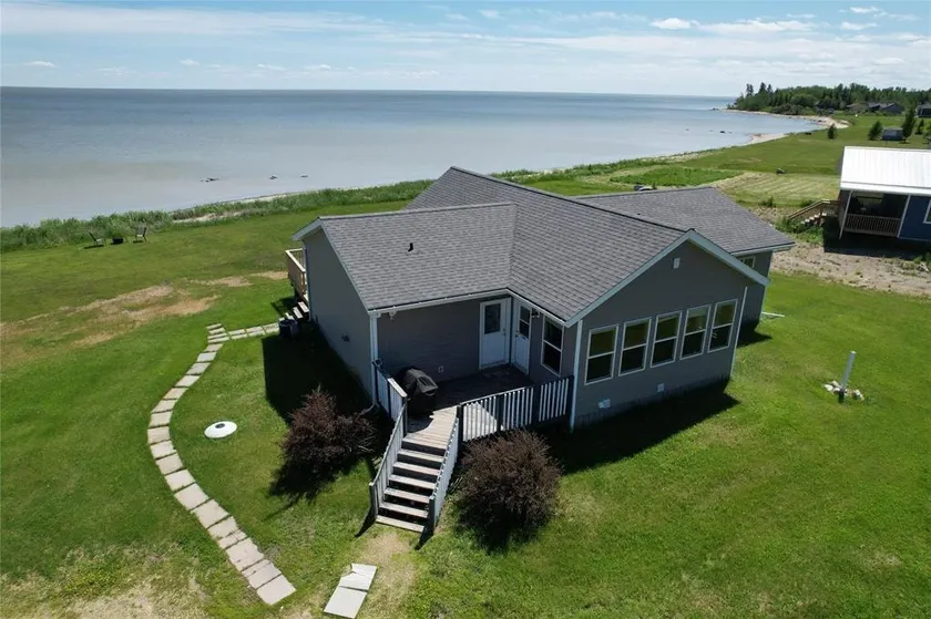 The Lake House at Balaton Beach - Image 1