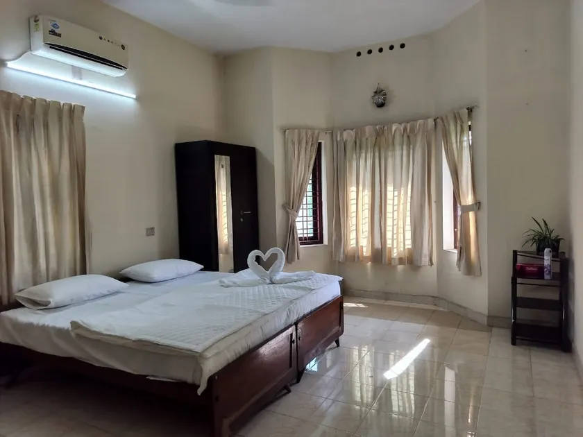 Susy's Inn - Image 1
