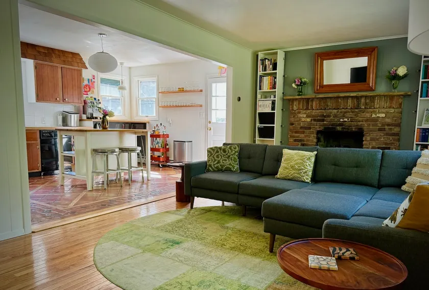 Bay Access Cottage + Pilates Gym - Image 1