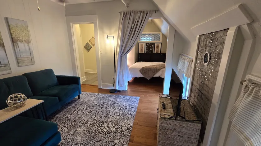 Homey Private Penthouse - Image 1