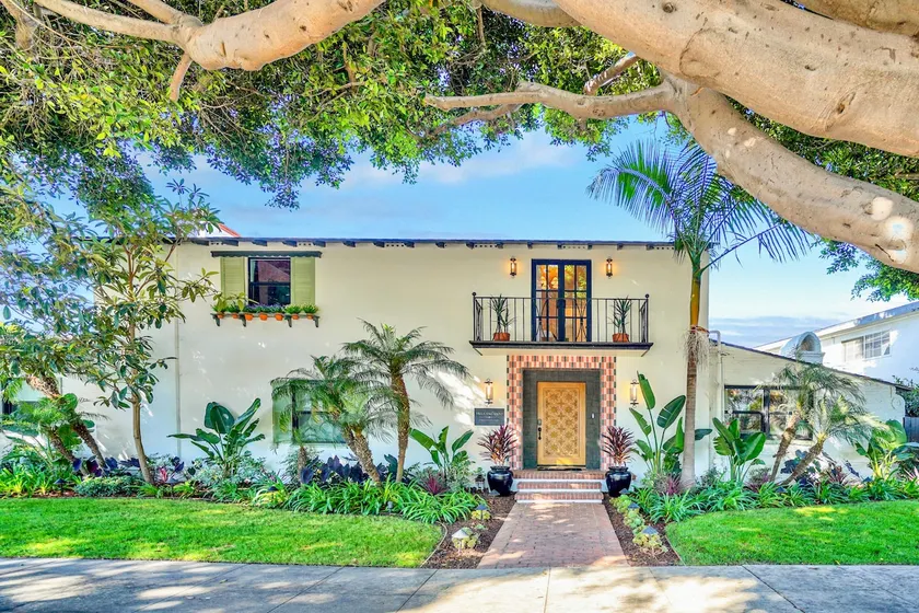 Villa Encanto- LUXE Spanish Villa with 6 KING Bedrooms, Courtyard and New Game Room - Image 1