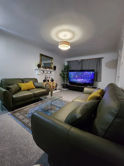 4 Bedroom home in Buckingham - Image 1