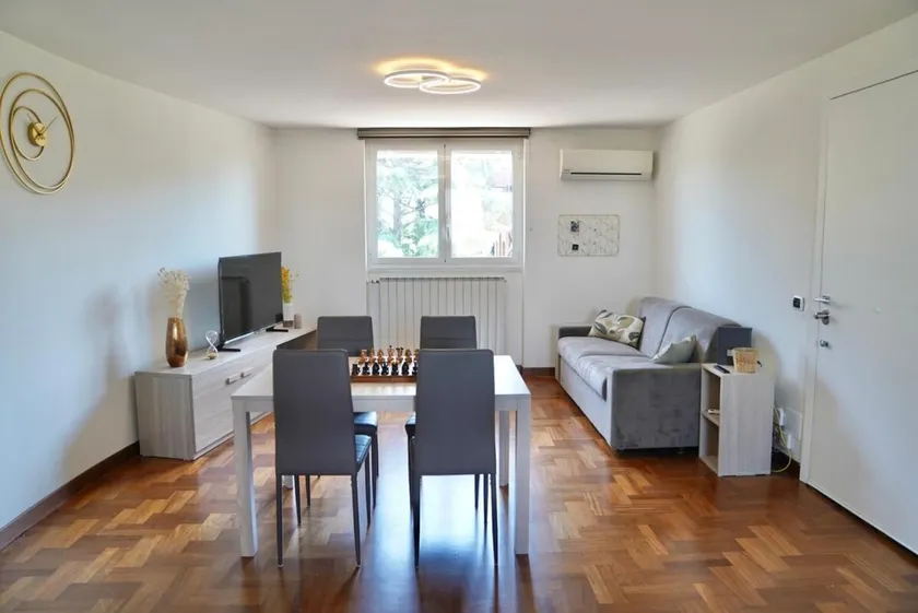 Domus Arvali: House in Rome 5 Guests Terrace - Image 1