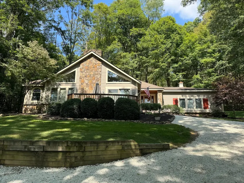Tranquil 4BR/Sleeps 10/ Game Rm/Fire pit/4seasons - Image 1