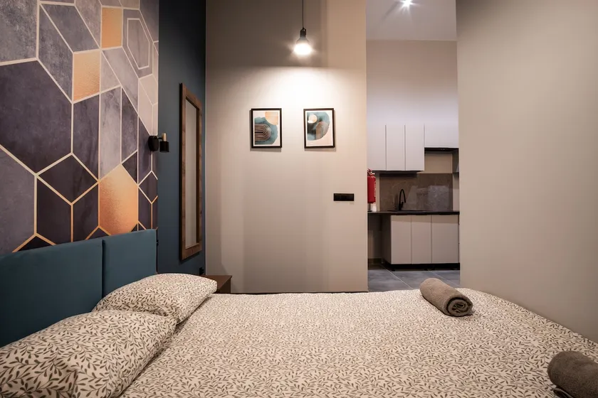 East 76 - three-person studio - Image 1