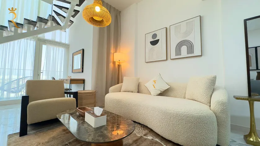 Stylish 2BR Apartment - Chic Urban Retreat - Image 1