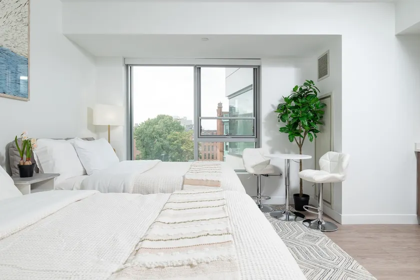 Central Square Lux Studio 2-Queen beds MIT/Harvard - Image 1