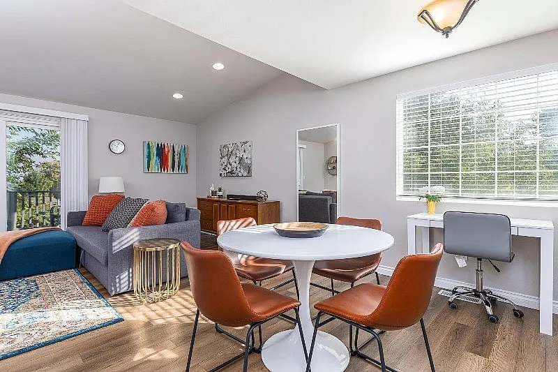 Beautiful 2 BR, Pets Welcome! - Image 1