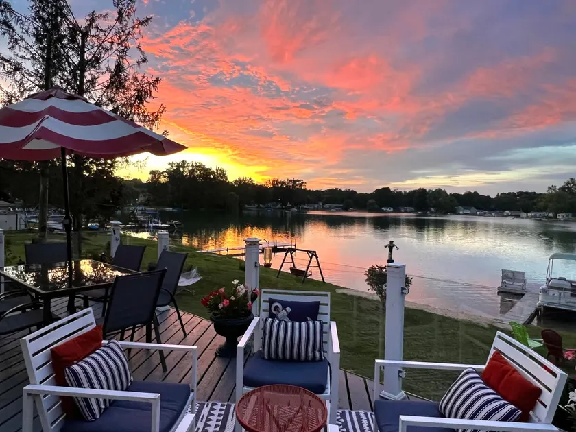 Lakeshore Retreat on Little Twin - Image 1