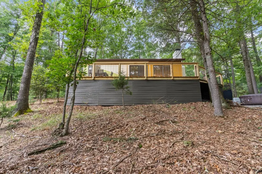 Lost Woods Retreat with barrel sauna - Image 1