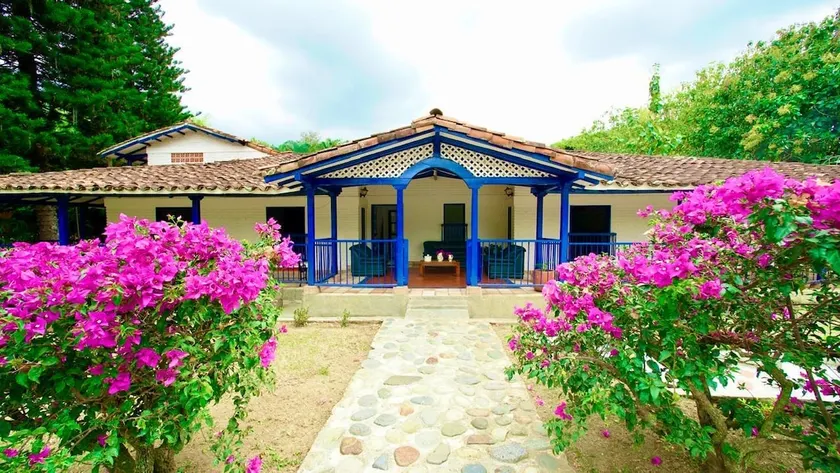 Beautiful colonial estate in Santa Elena, Valle - Image 1