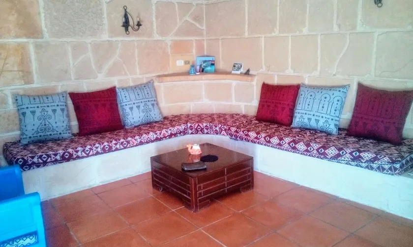 City apartment with sea view - Image 1