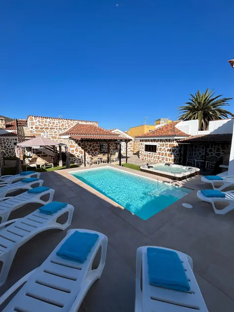 Villa La Centinela Luxury - Private Pool - 4BR - Image 1