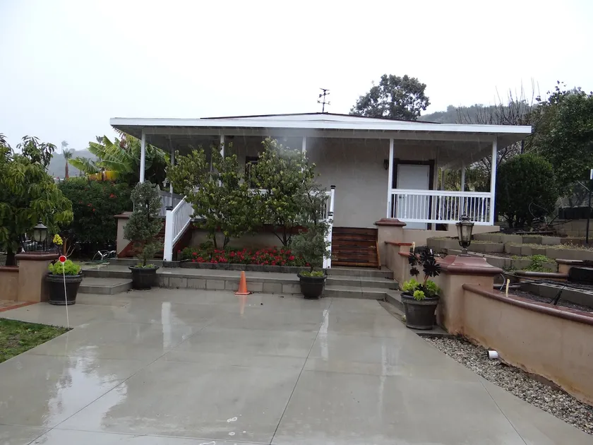 Private Guest House in an Orchard, Private Entry, - Image 1
