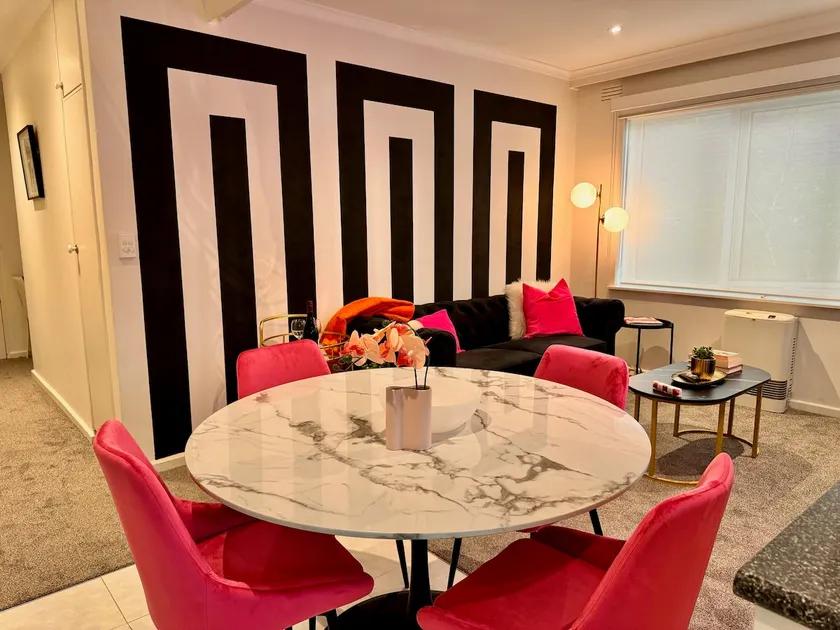 Elwood Seaside 2 Bed Retreat - Image 1