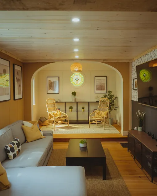 Renovated Historic 8-Bed Retreat - Image 1