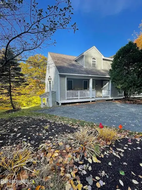 Comfortable Berkshires retreat on mtn resort, SISO - Image 1