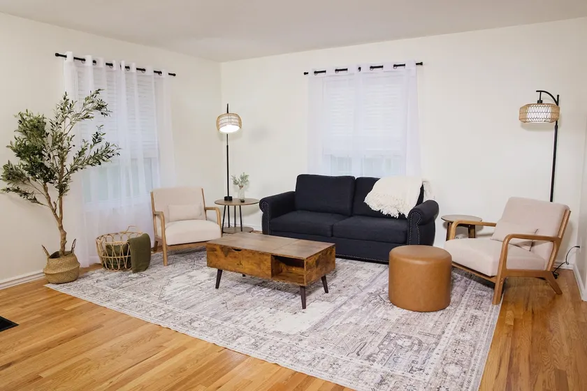 Guest-Favorite 2BR Apt, 5-10 Min to Cincy! - Image 1