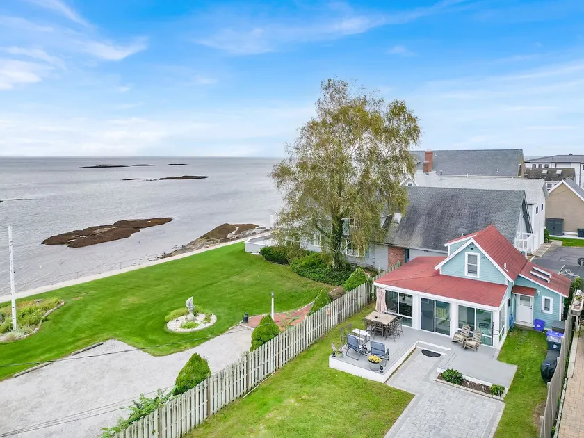 Adorable Beach House on LI Sound - Image 1