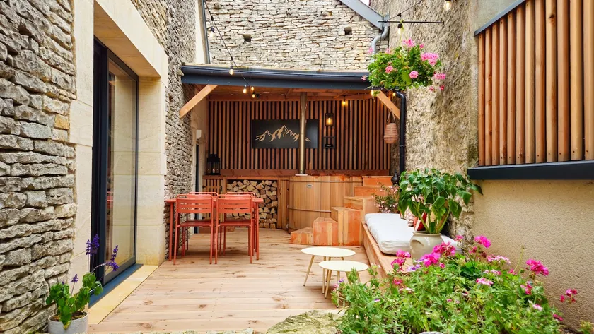 Romantic gite with hot tub in Burgundy - Image 1