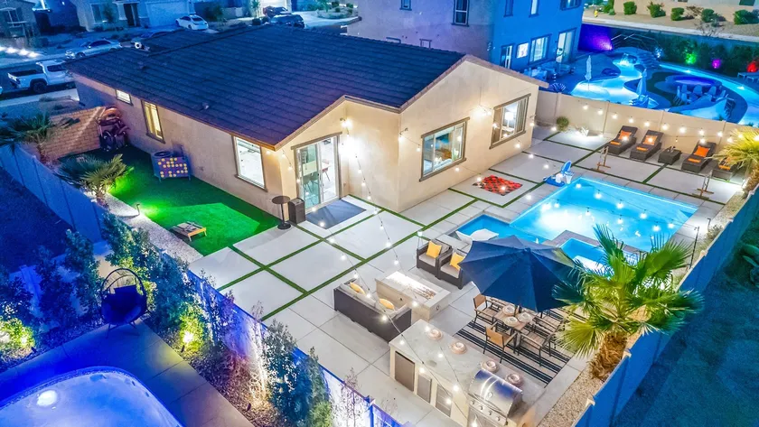 New Pool+Spa+Games+Large BBQ+Designer+Beautiful - Image 1