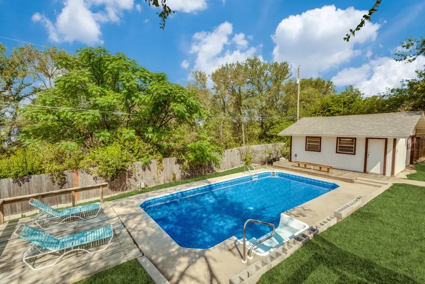 Amazing Pool @ FarmHouse Western Hills Temple - Image 1