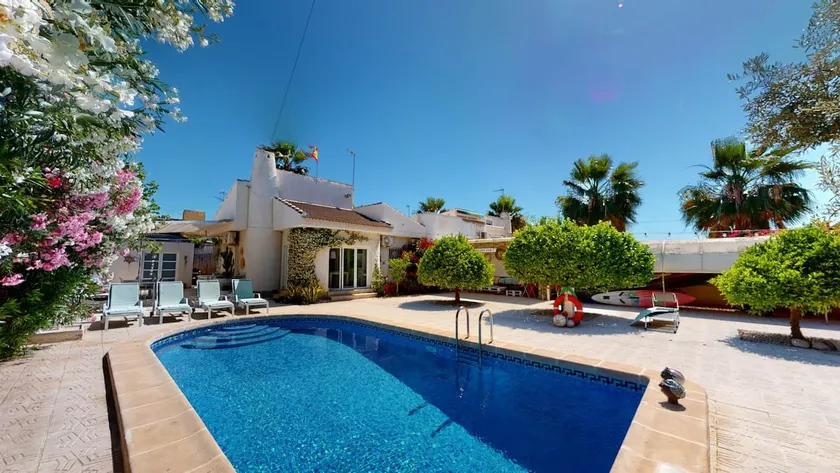 Holidoo Travel "Villa Rozmarin" - Image 1