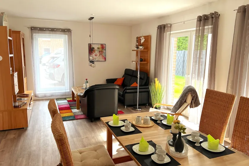 FeWo ”Calypso” Papenburg 2 SZ Ground floor Terrace - Image 1