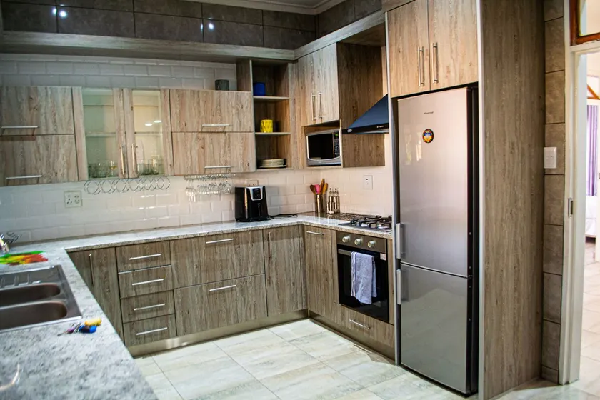 Inzotima Guesthouse - Image 1