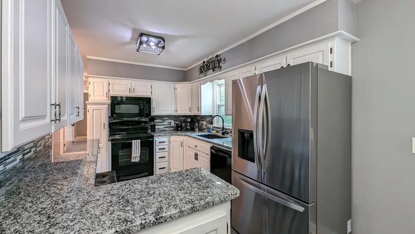 Cozy, quiet retreat in south KC - Image 1