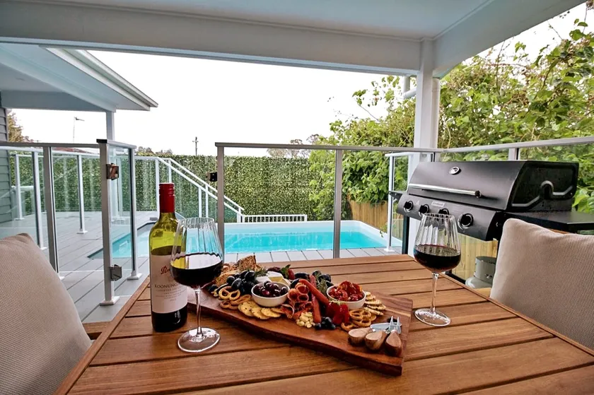 Inlet Oasis with heated pool - Image 1
