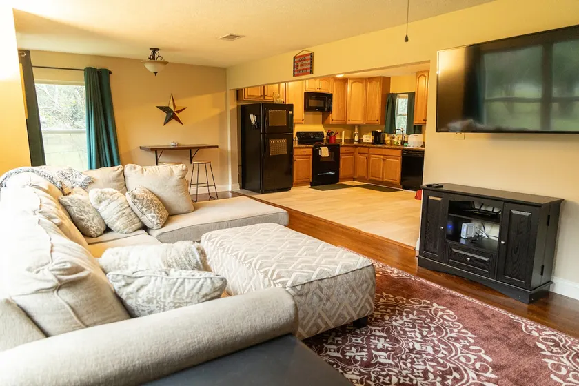 Your home away from home! - Image 1