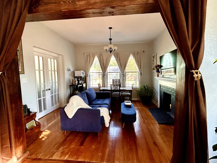 Myrtle Haus - Image 1