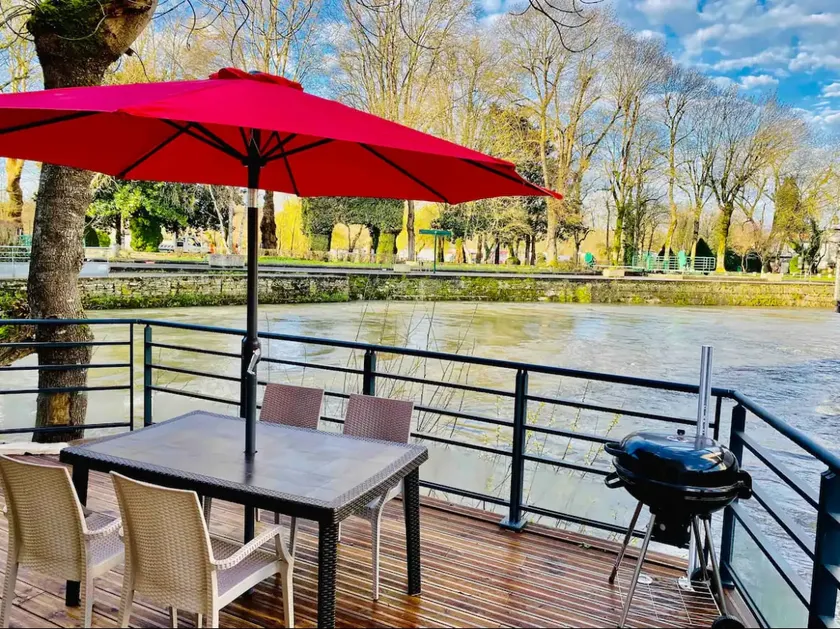 Le Quai 2, ancien Moulin au Bord de la Charente - Charme et Sérénité à Jarnac - Image 1