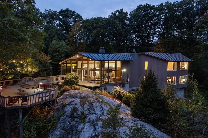 Quarry House Mid-Century Modern - Image 1