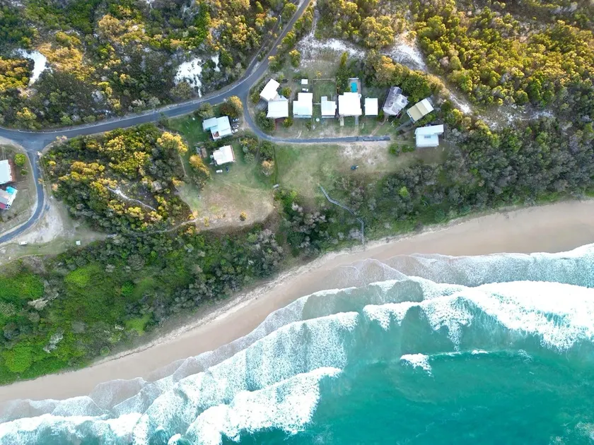 Entire 4 bedroom beach house - Image 1
