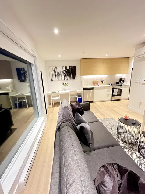 Top Floor Luxurious Condo Parking | Near Downtown - Image 1