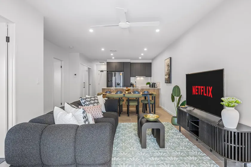 Family Retreat, Free Car Park/EV - Near Westfield - Image 1