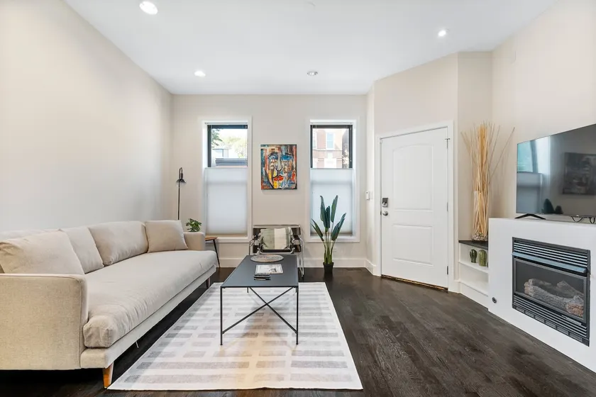 NEW 4BD / 4BTH - 2 UNITS - Wicker Park - Image 1