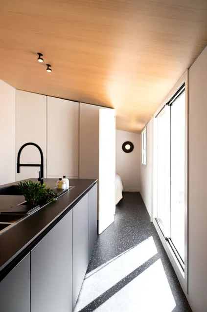 Designer penthouse with views - Image 1