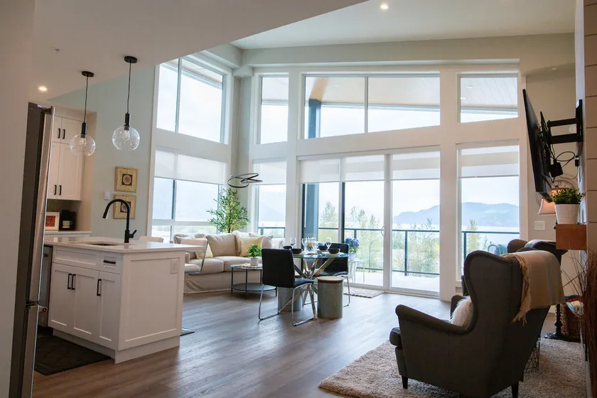 The Luna | New Penthouse w Patio, Lake & Mtn Views - Image 1