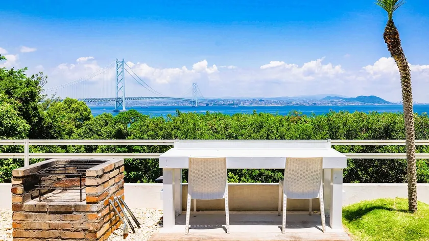 A villa with an ocean view of Awaji Island where you can feel the sea and the sun - Image 1