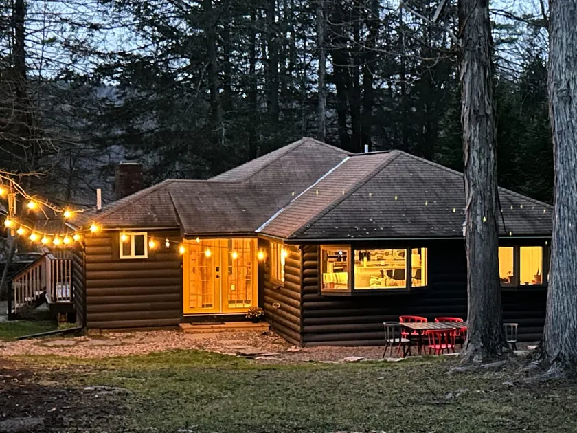 Cozy Rustic Modern Cabin, 39 acres, Narrowsburg - Image 1