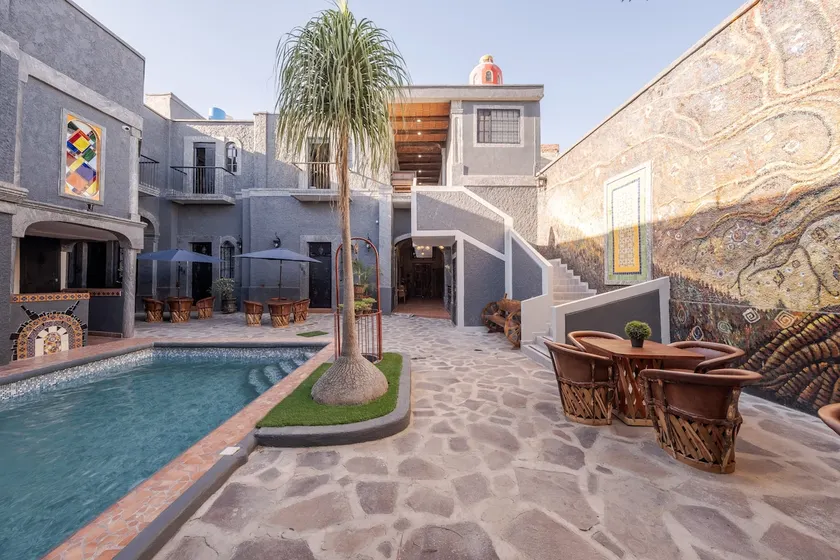 T206-loft w/AC & swim pool - Image 1