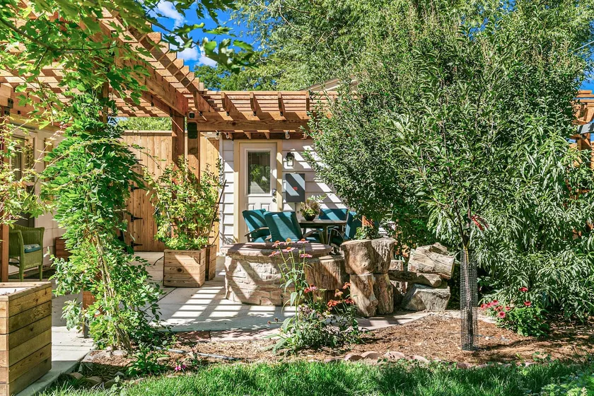 Charming 1bdrm upscale Cottage - Image 1