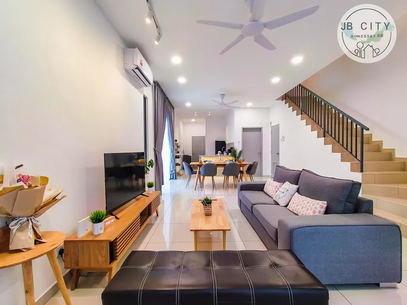 Austin JT Homestay @12Pax by RR JBcity - Image 1