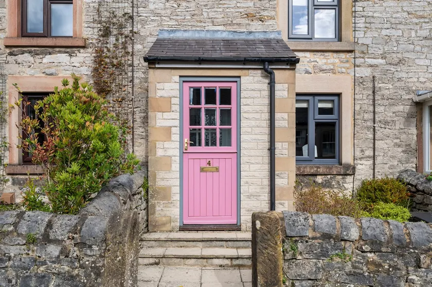 Fable Cottage Luxurious Stay - Image 1