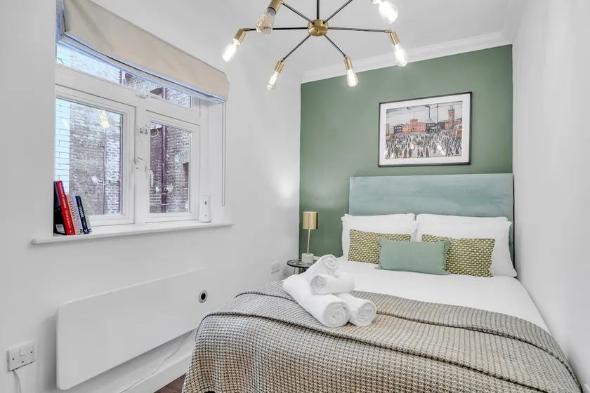 1-Bedroom City Sophistication: Unwind in Style! - Image 1